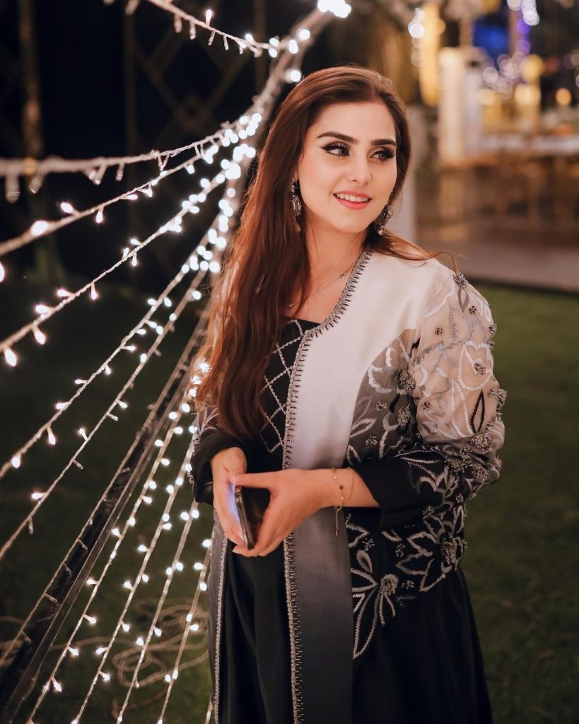 Komal Baig With Husband Enchanting Pictures From Aima Baig's Engagement