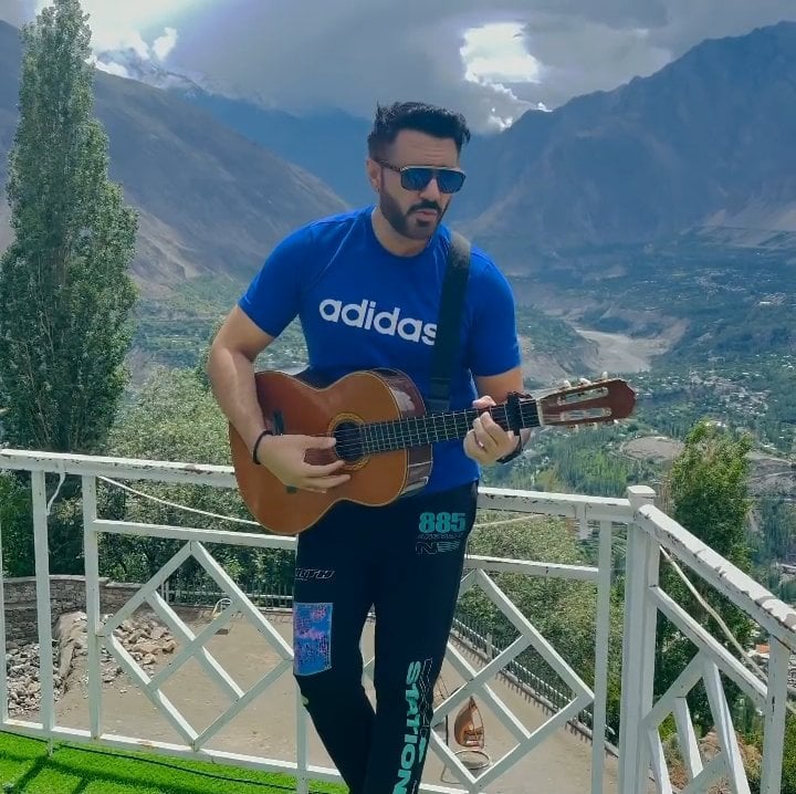Rockstar Mustafa Zahid Enjoying Vacations In The Mountains