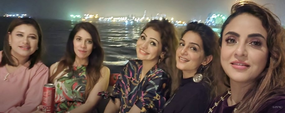 Nadia Khan Having Fun With Friends At Yacht Party