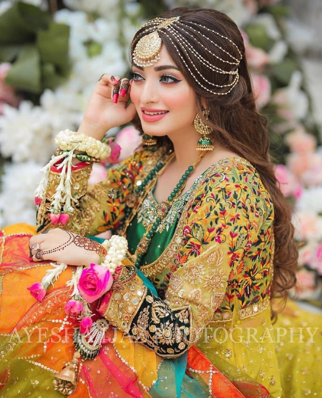 Nawal Saeed Exudes Elegance In Her Latest Fashion Shoot | Reviewit.pk