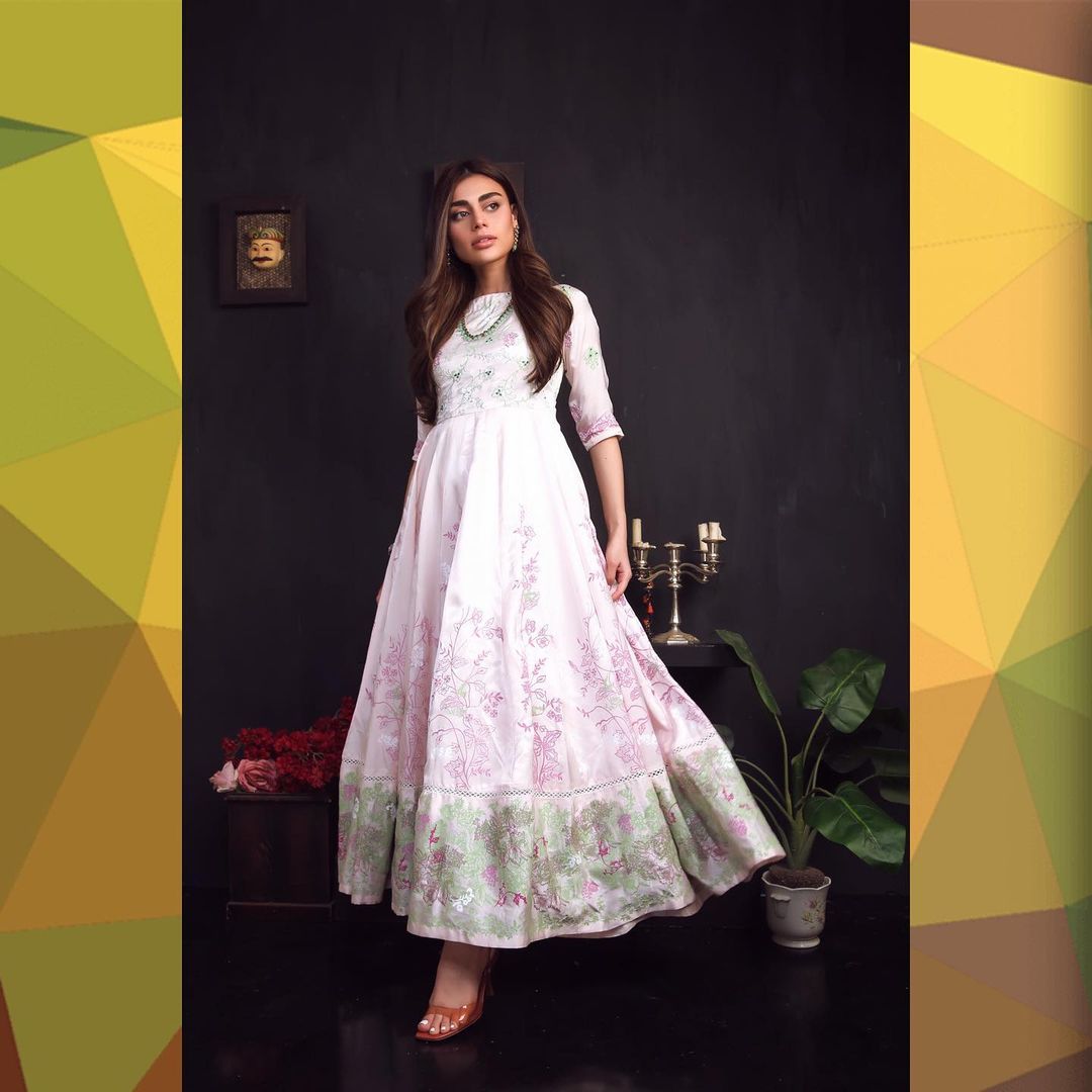 Sadia Aamir Latest Collection Featuring Sadaf Kanwal | Reviewit.pk