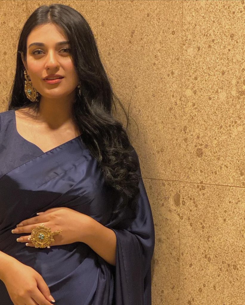 Sarah Khan's Latest Eye Catching Pictures With Husband