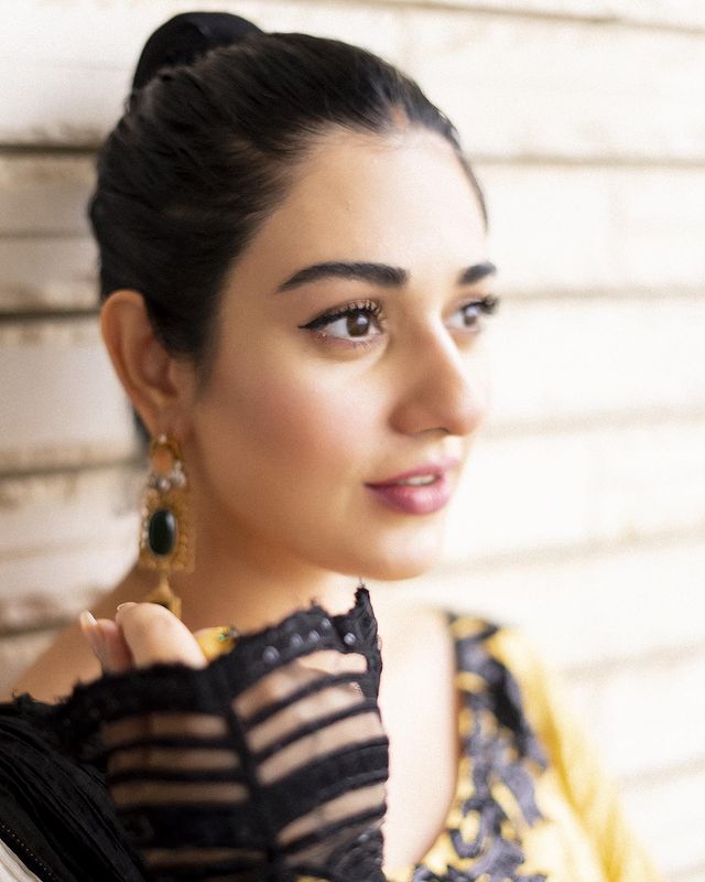 Keyboard Brigade Criticized Sarah Khan's Latest Maternity Outfit