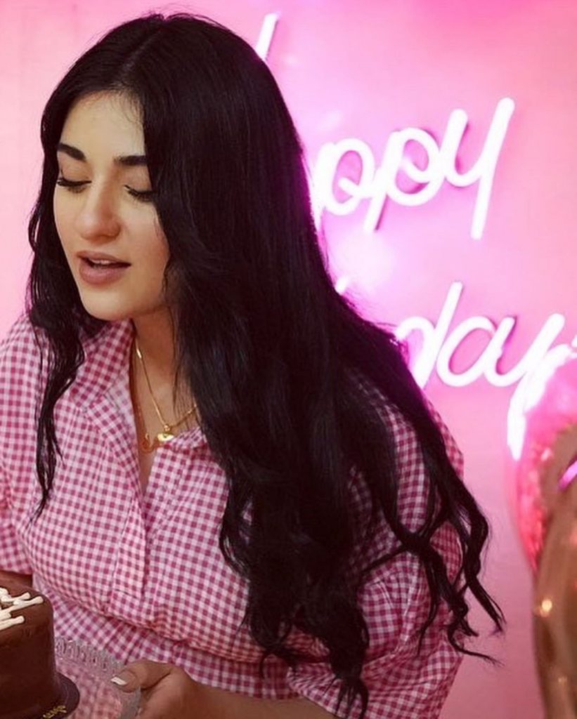 Sarah Khan Gets A Delightful Birthday Surprise From Falak Shabbir