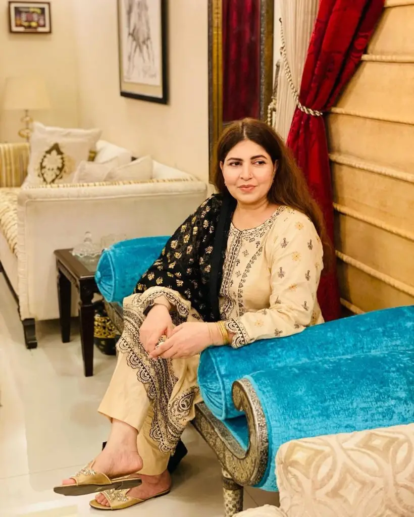 Shagufta Ejaz Pictures With Family On Eid Day