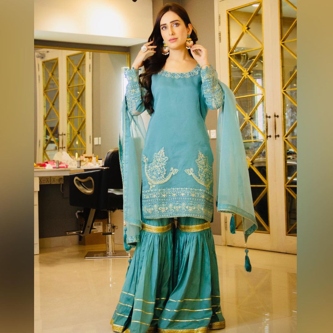 Bewitching Eid Clicks Of Sidra Niazi | Reviewit.pk