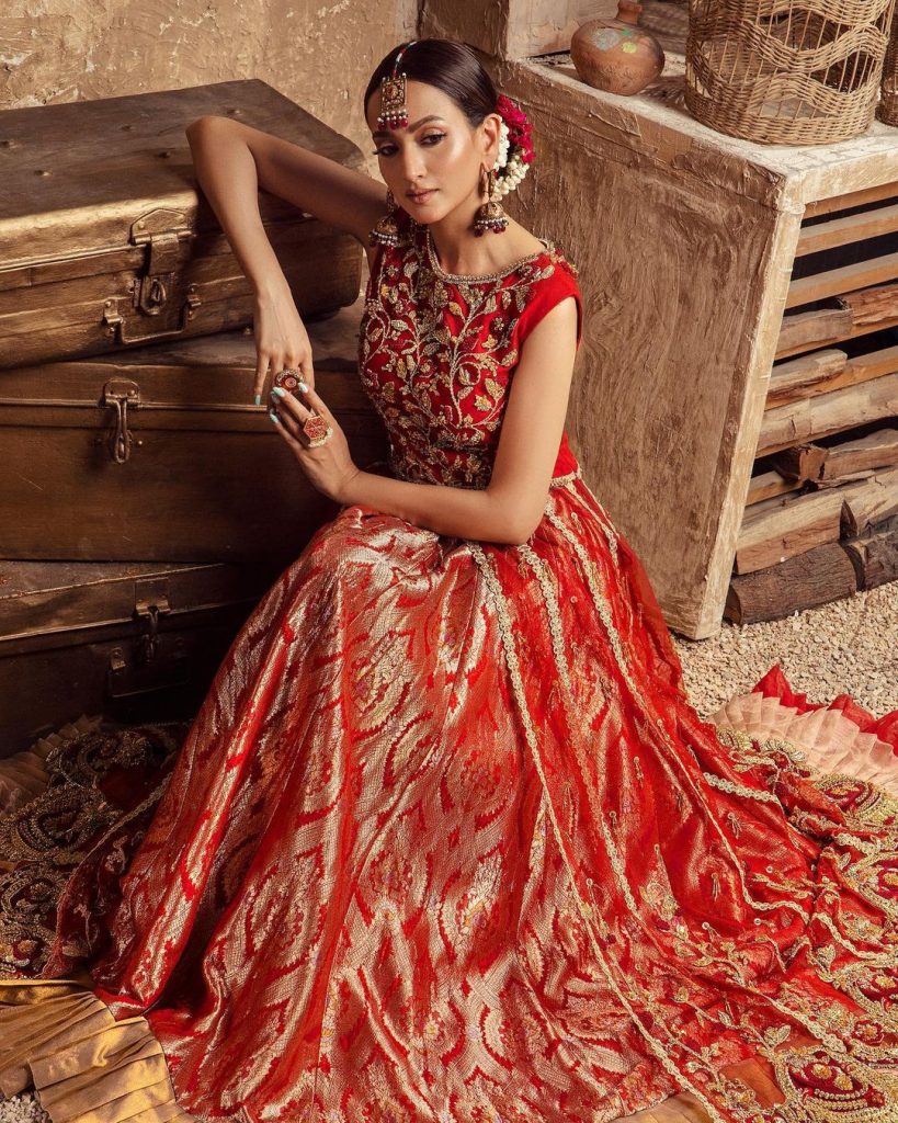 Zarnish Khan Looks Regal In Gorgeous Red Bridal Ensemble