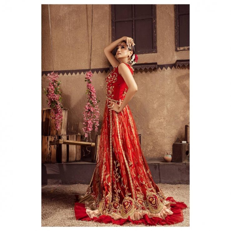 Zarnish Khan Looks Regal In Gorgeous Red Bridal Ensemble Reviewitpk 3489