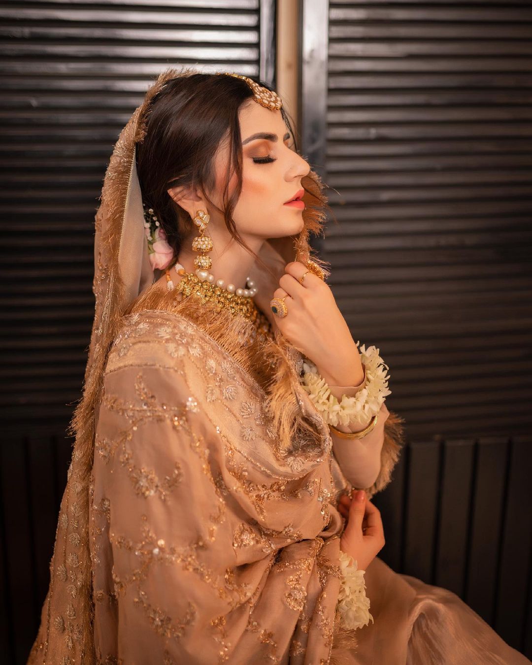 Zubab Rana Looks Absolutely Regal In Her Latest Bridal Shoot Reviewit Pk