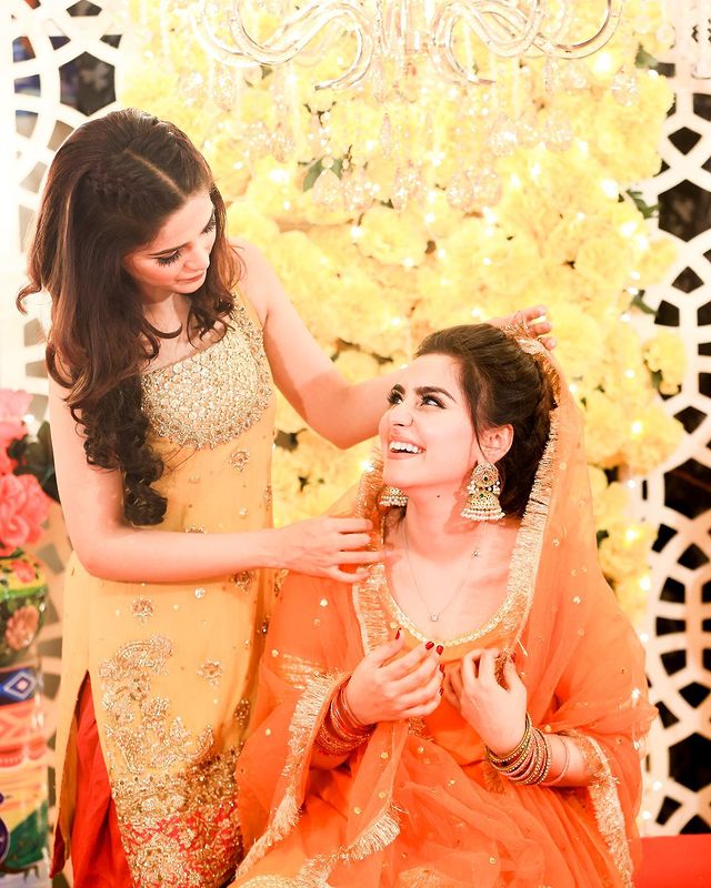 Aima Baig Receives Immense Criticism After Her Sister's Mayoun Event