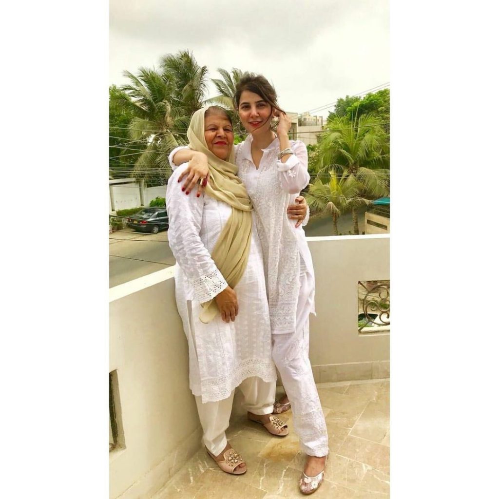 Areeba Habib Recent Beautiful Pictures With Her Mother