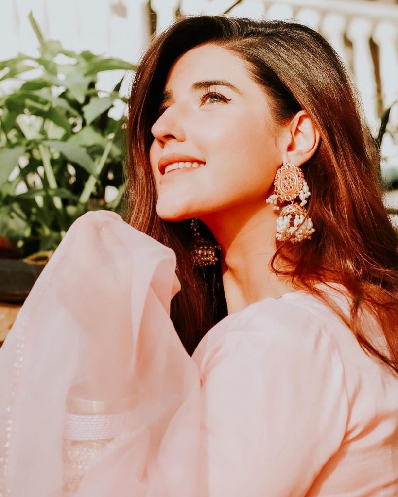 Hareem Farooq Stuns Her Fans With New Pictures