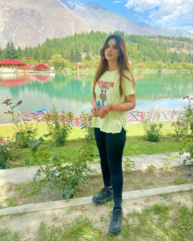 Jannat Mirza And Alishbah Anjum Beautiful Pictures From Northern Areas