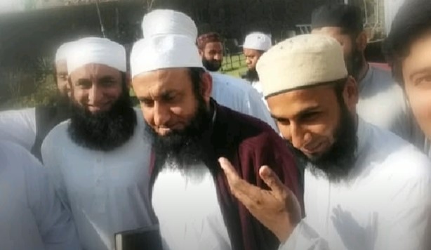 Maulana Tariq Jamil Met His Look Alike