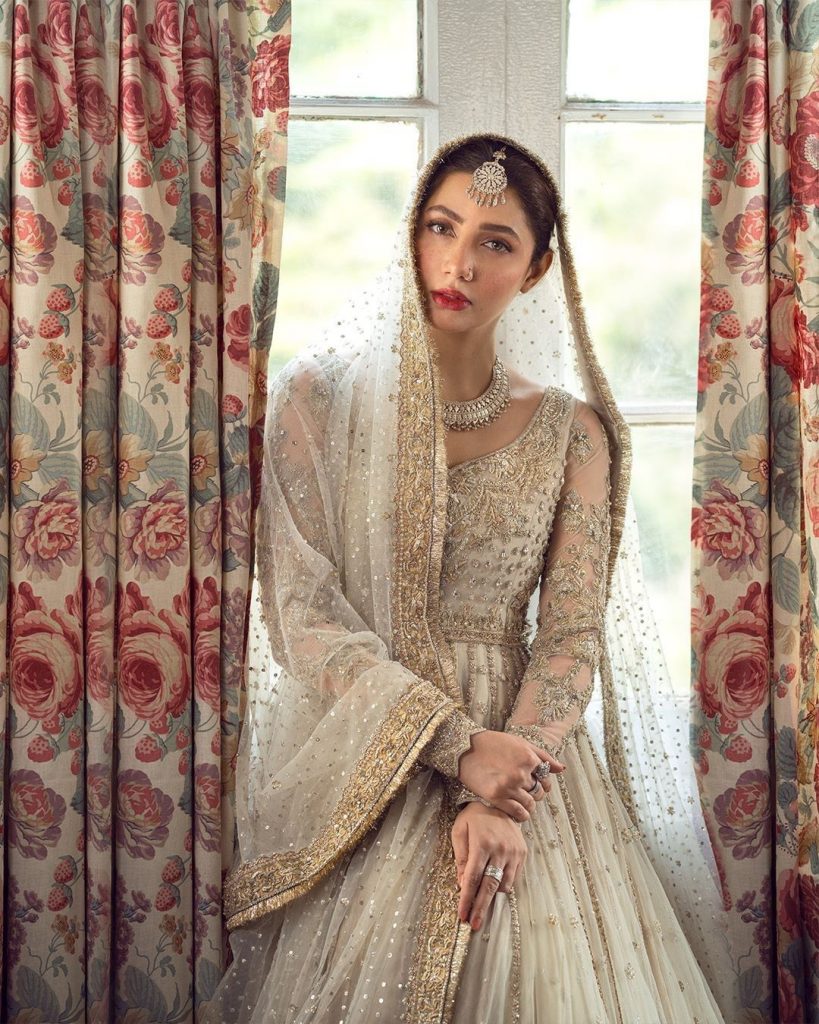 Mahira Khan Looks Drop Dead Gorgeous In Faiza Saqlain Bridal Ensemble