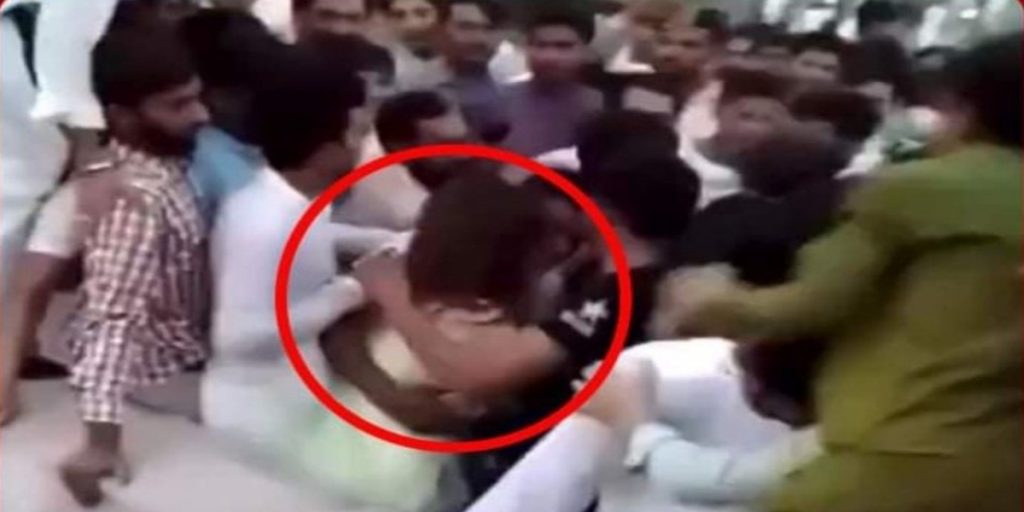 Another Incident Similar To Minar e Pakistan Incident - Video