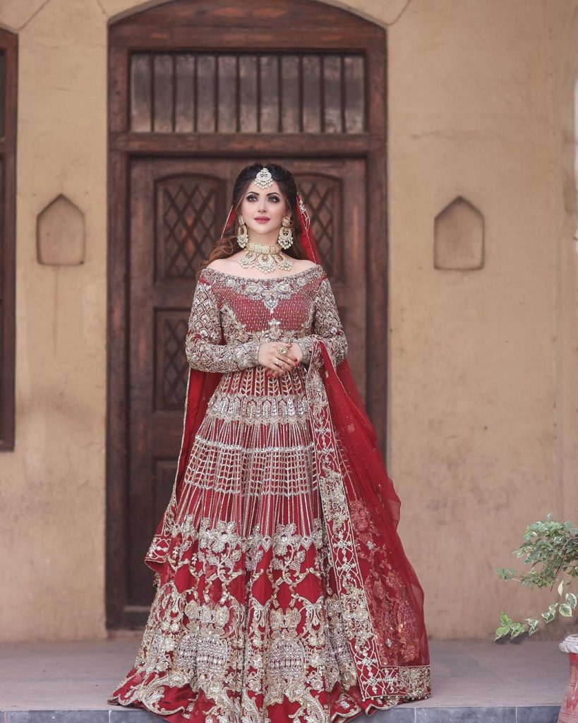 Moomal Khalid Nails Ethereal Beauty In Her Latest Bridal Shoot