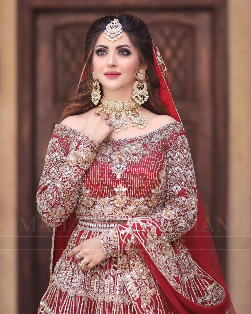 Moomal Khalid Nails Ethereal Beauty In Her Latest Bridal Shoot