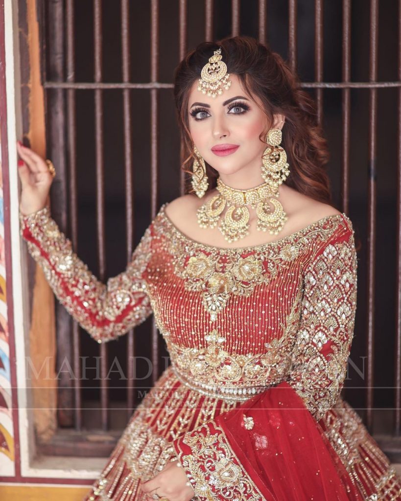 Moomal Khalid Nails Ethereal Beauty In Her Latest Bridal Shoot