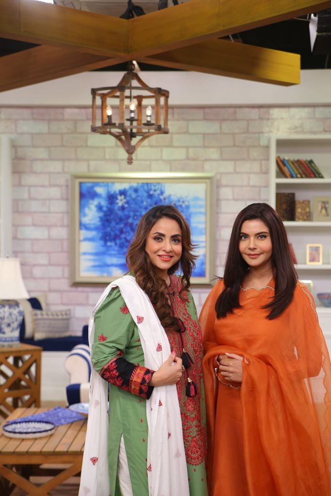 Beautiful Pictures Of Nadia Khan And Family From The Set Of GMP