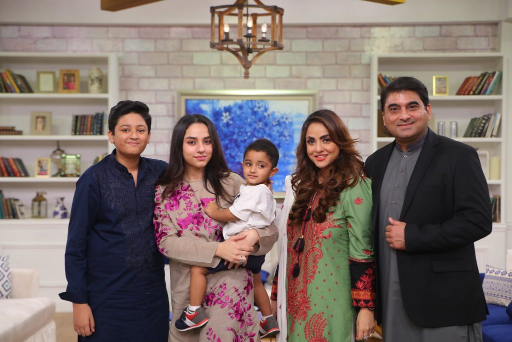 Beautiful Pictures Of Nadia Khan And Family From The Set Of GMP