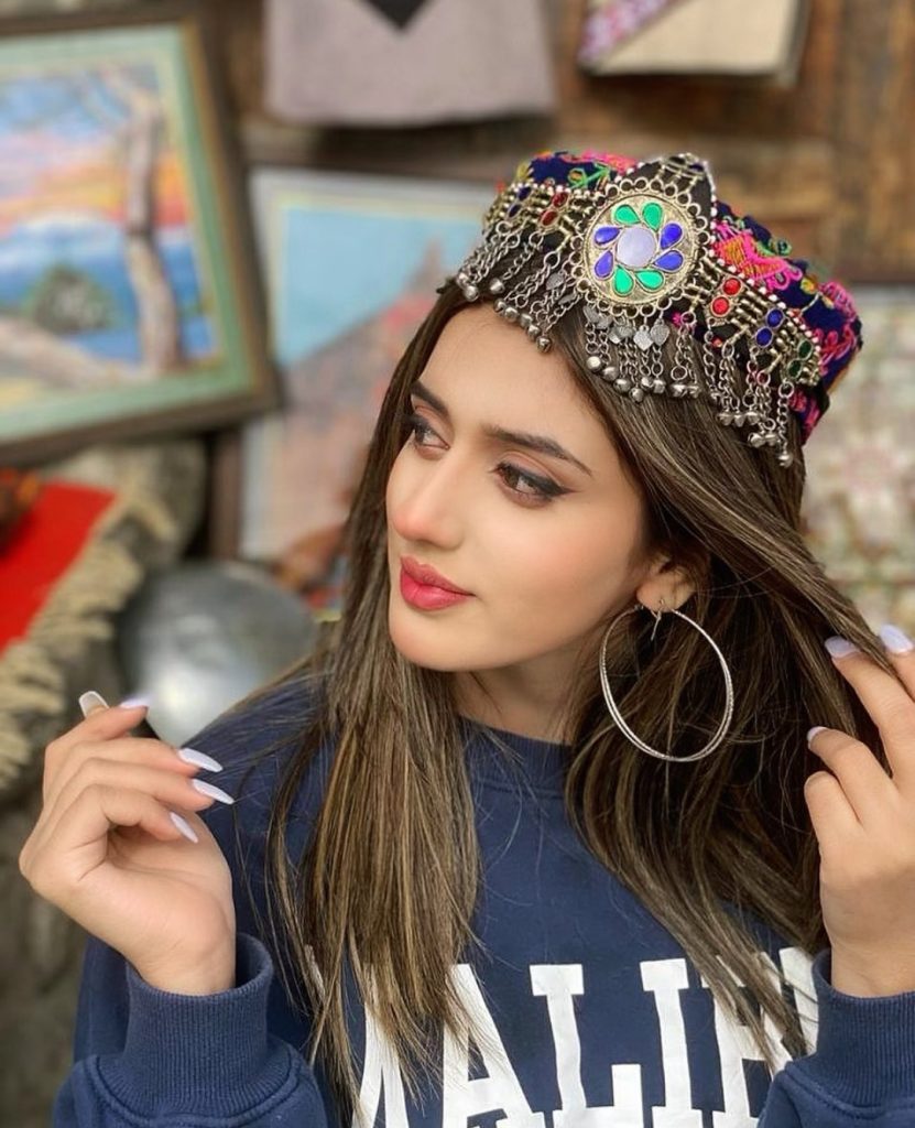 Pakistani Actresses Wearing Traditional Statement Jewelry