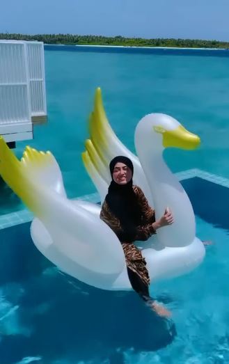Sana Khan Vacationing In Maldives With Her Husband