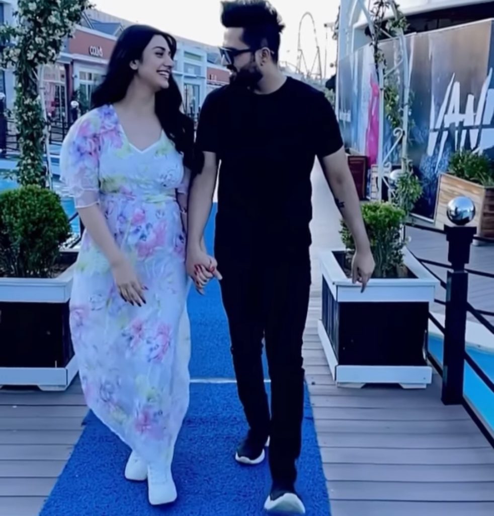 Sarah And Falak Treat Fans With Pretty Pictures