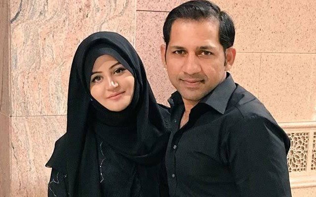 Fans Love Sarfaraz Ahmed's Video Helping Wife In Kitchen