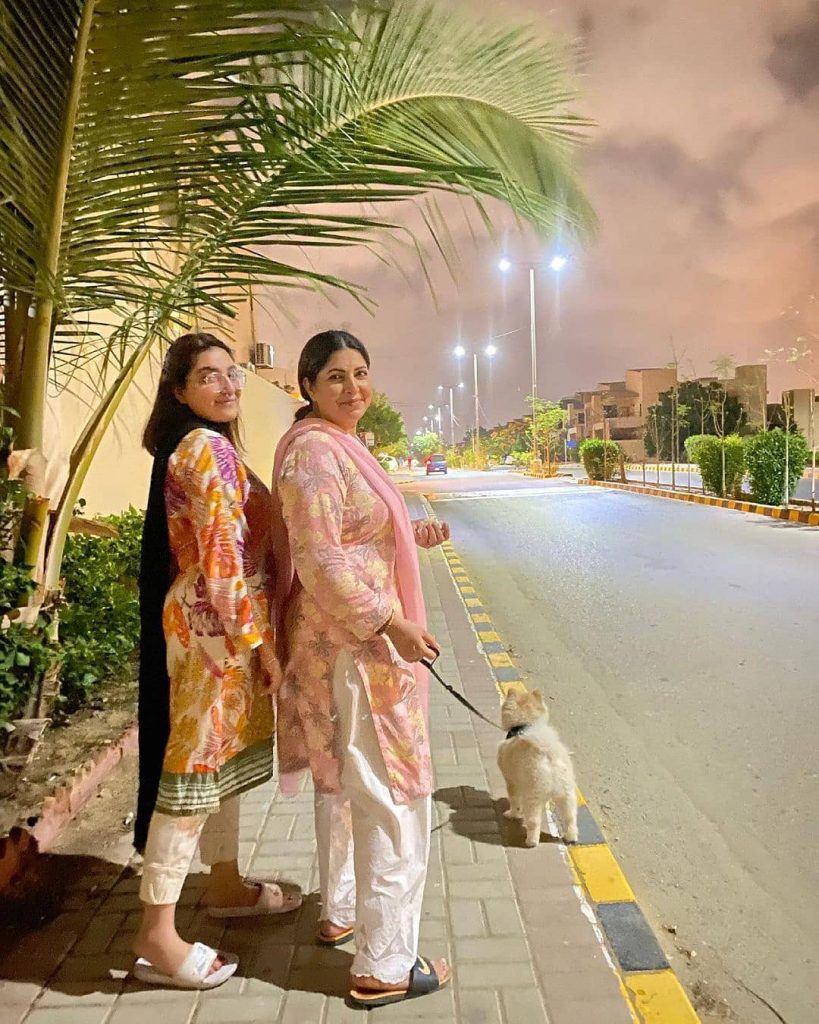 Shagufta Ejaz Casual Family Clicks