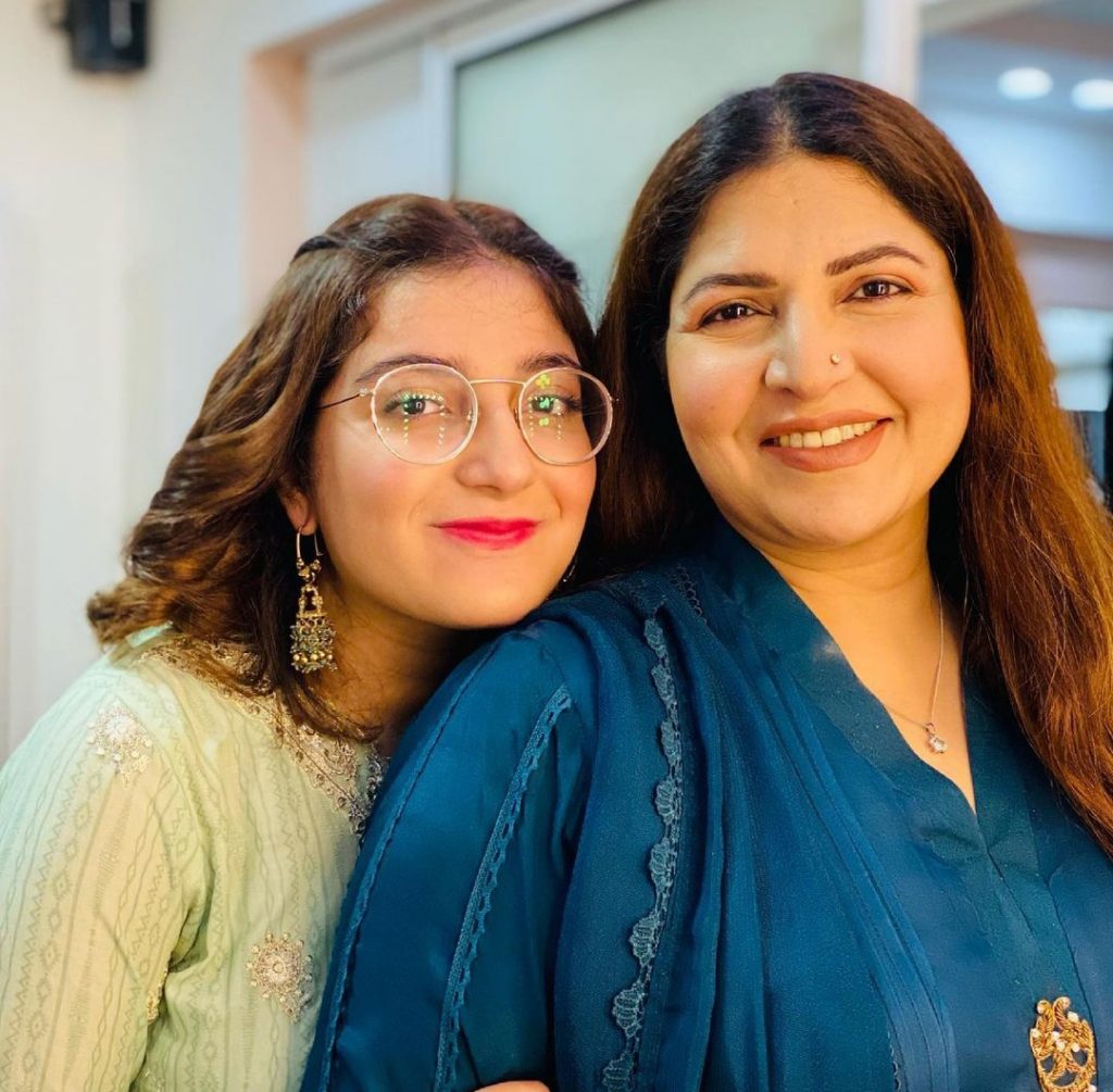 Shagufta Ejaz Casual Family Clicks