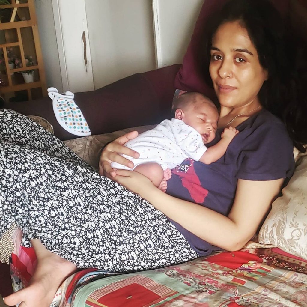 Yasra Rizvi Shares An Adorable Picture With Her Little Bundle Of Joy