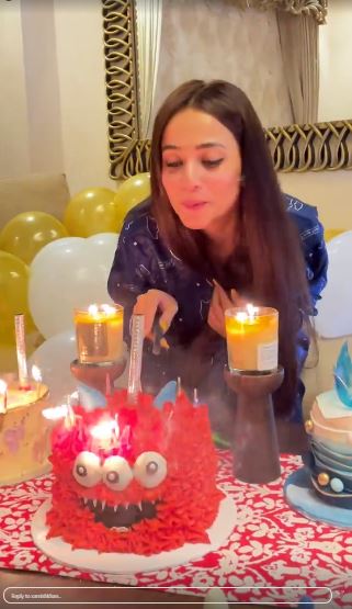 Actress Zarnish Khan Celebrates Her Midnight Birthday