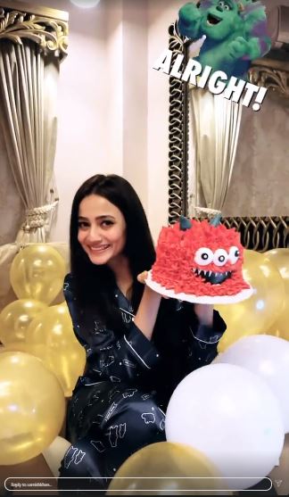 Actress Zarnish Khan Celebrates Her Midnight Birthday