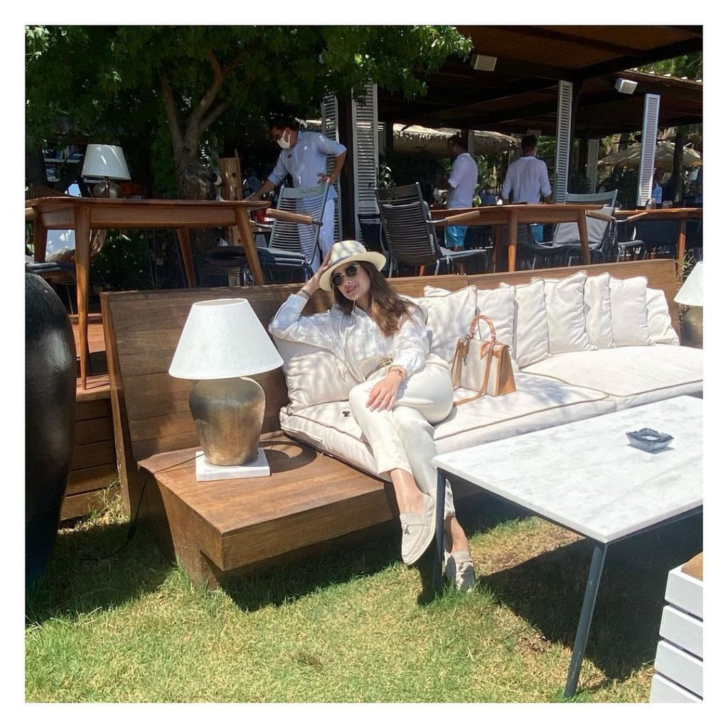 Alyzeh Gabol Bewitching Pictures From Vacations