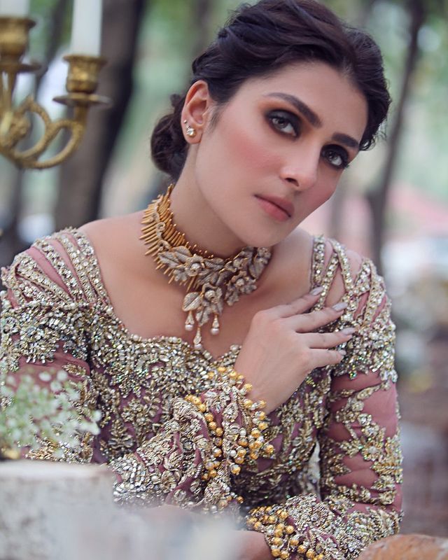 Ayeza Khan Looks Alluring As A Modern Bride In Her Latest Shoot