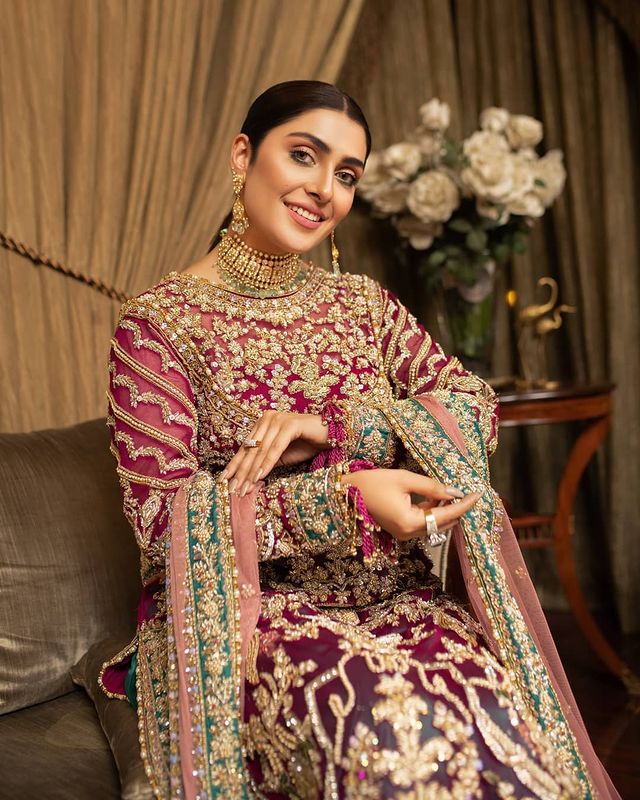 Ayeza Khan Looks Alluring As A Modern Bride In Her Latest Shoot