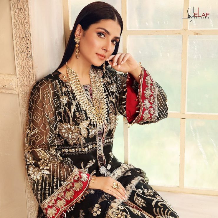 Ayeza Khan Is Looking Gorgeous In Recent Photoshoot | Reviewit.pk