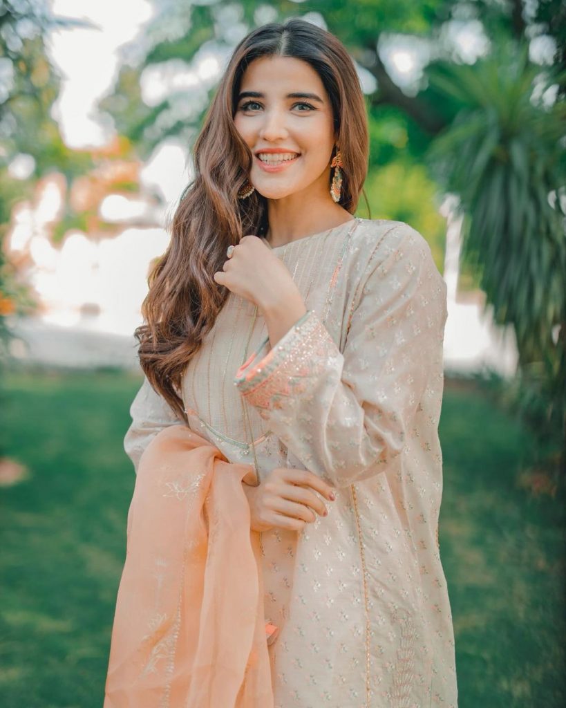 Faryal Mehmood Under Criticism For Fat Shaming Hareem Farooq As A Joke