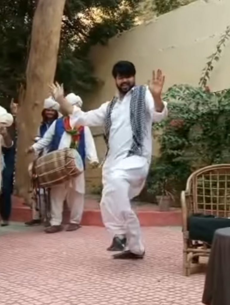 Imran Ashraf's Hilarious Dance From the Set Of Raqs-e-Bismil - Celebrities' Reaction