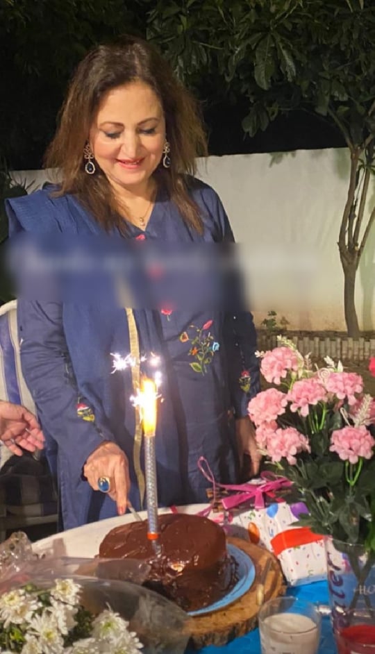 Veteran Actress Leyla Zuberi Celebrates Birthday With Her Family