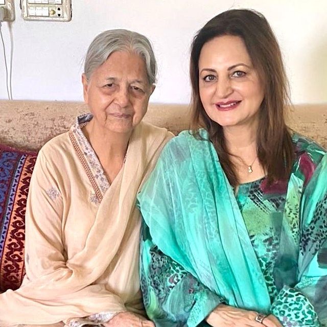 Veteran Actress Leyla Zuberi Celebrates Birthday With Her Family