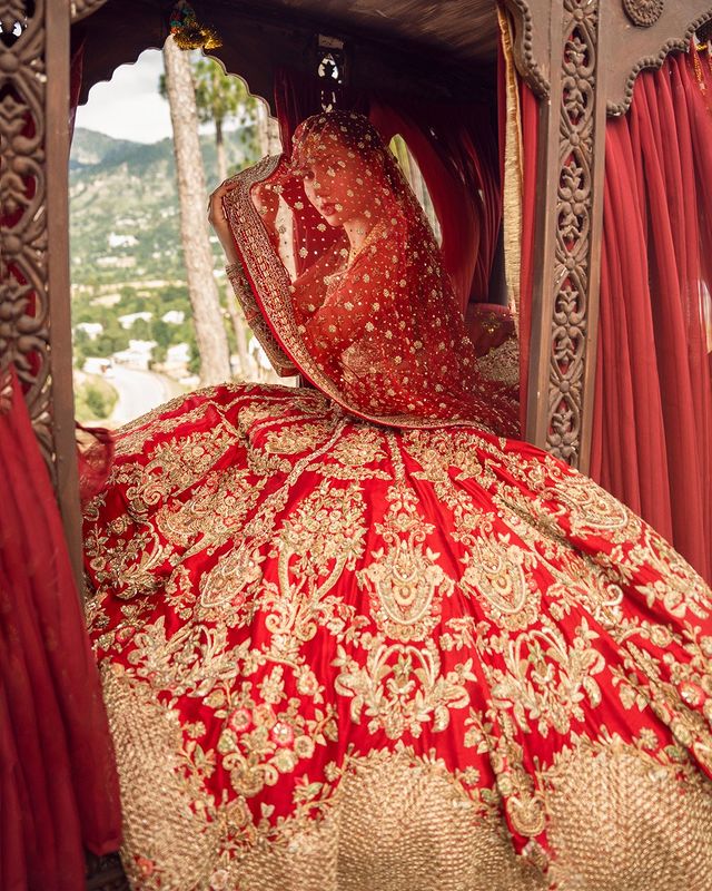 Mahira Khan Dazzles As A Traditional Bride In Red