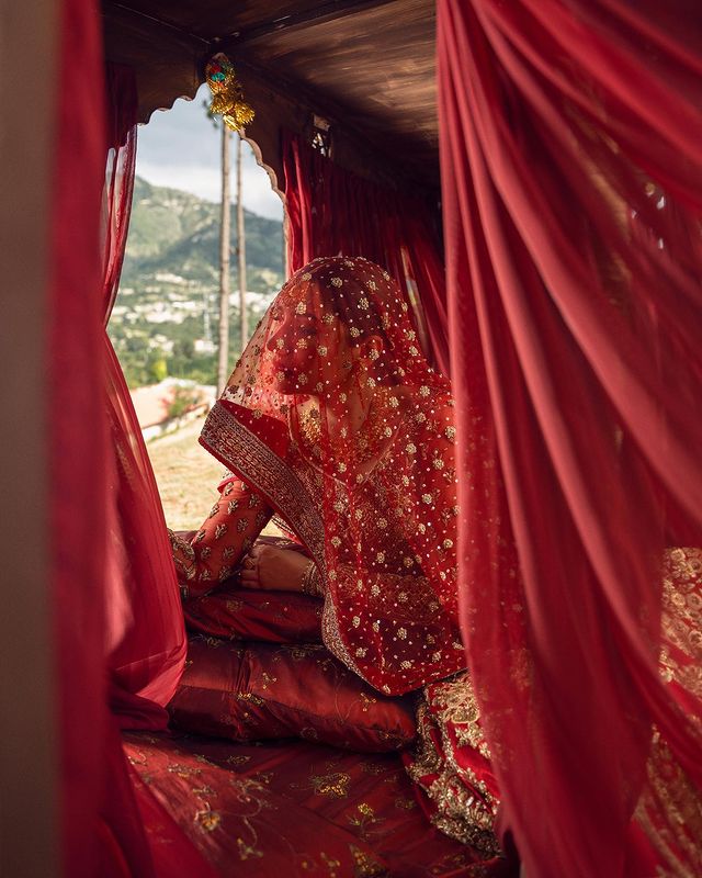 Mahira Khan Dazzles As A Traditional Bride In Red