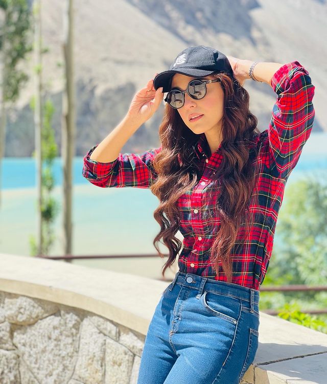 Maya Ali Shares Adorable Pictures from Attabad Lake