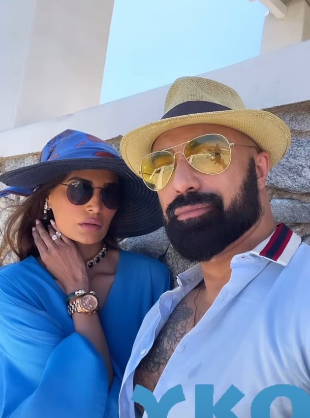 Mehreen Syed Enjoying Vacation With Friends In Greece