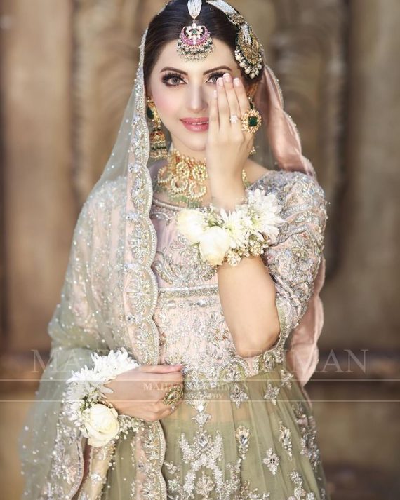 Moomal Khalid Looks Undeniably Gorgeous In Her Latest Bridal Shoot ...