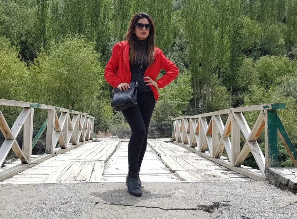 Nazia Malik Beautiful Pictures With Husband From Northern Pakistan