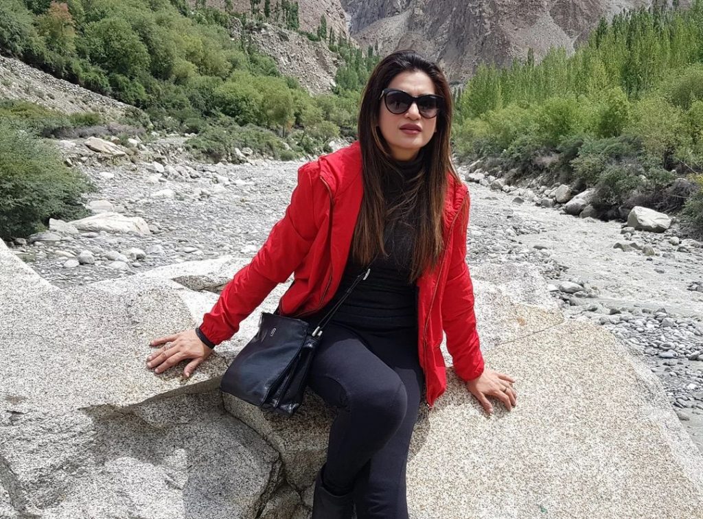 Nazia Malik Beautiful Pictures With Husband From Northern Pakistan