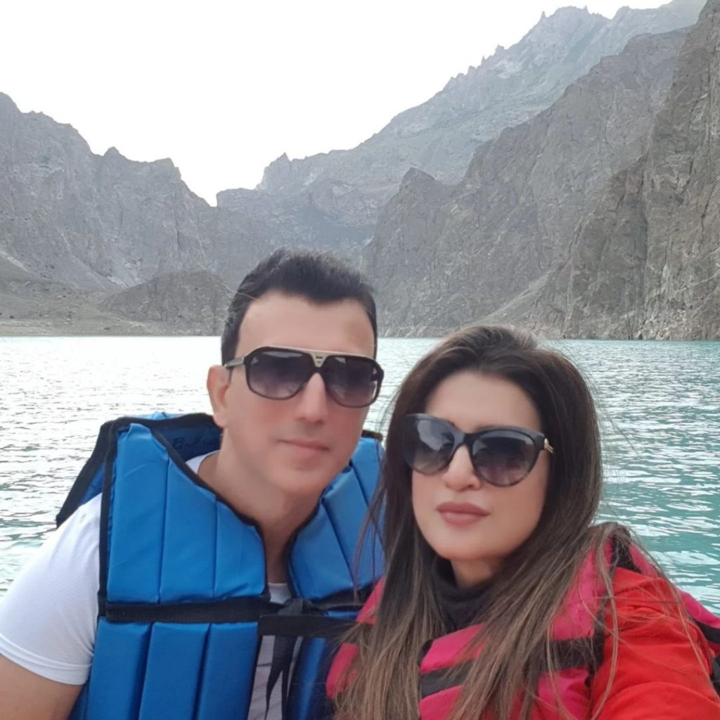 Nazia Malik Beautiful Pictures With Husband From Northern Pakistan